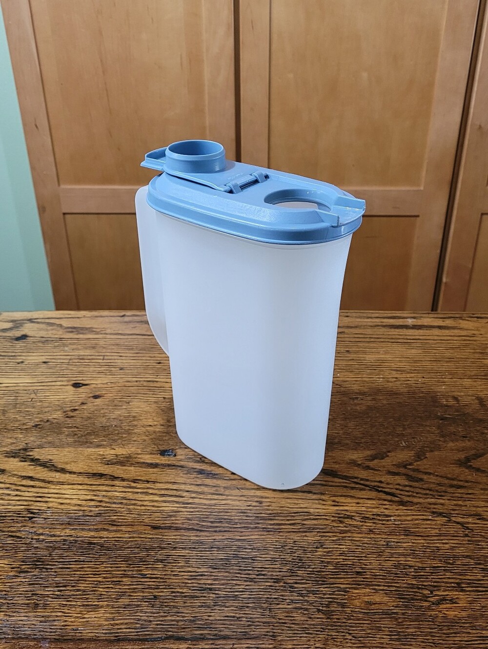 Tupperware Pitcher - Picture 3 of 3